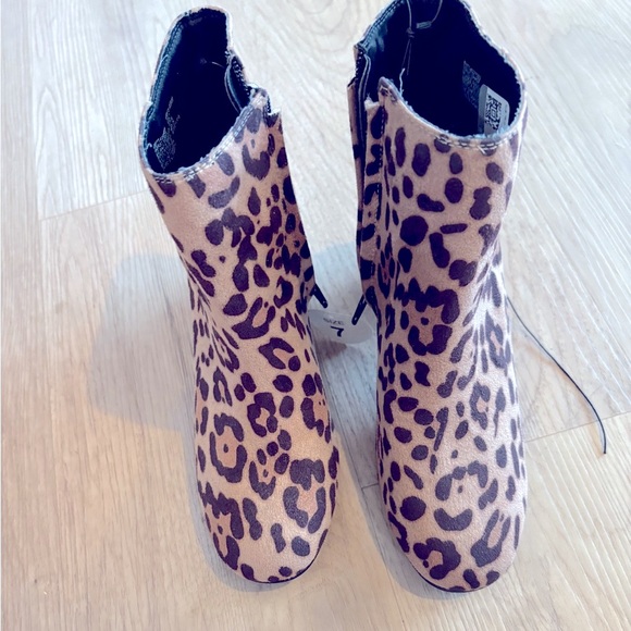 Time and Tru Leopard Print Ankle Boots block heels size 7 new - Picture 4 of 13